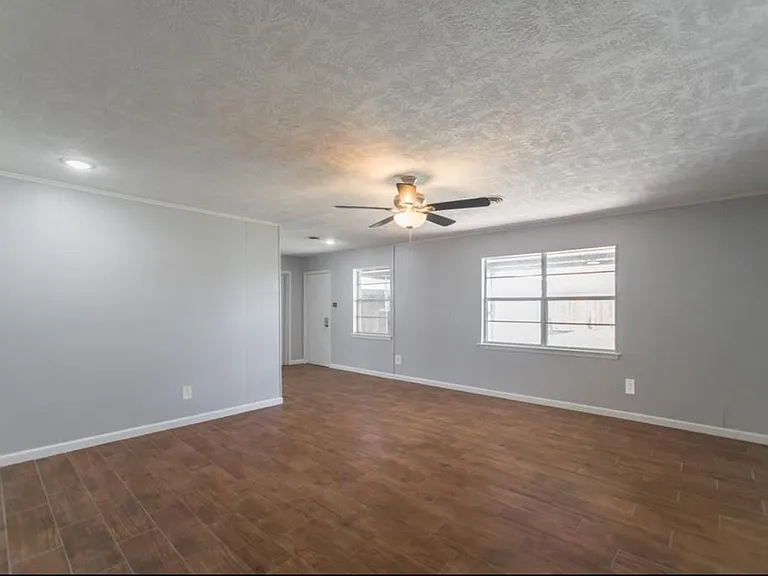 8503 Braes River Dr — Photo 11