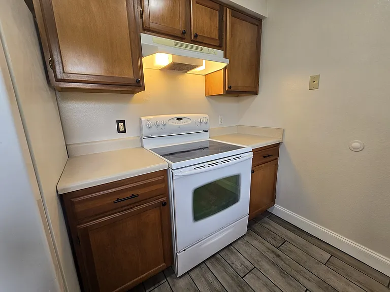 8900 Forest Oak Dr — Photo 8
