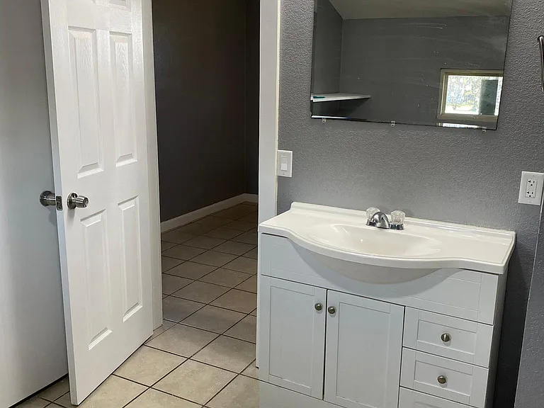 217 Moreview St — Photo 10