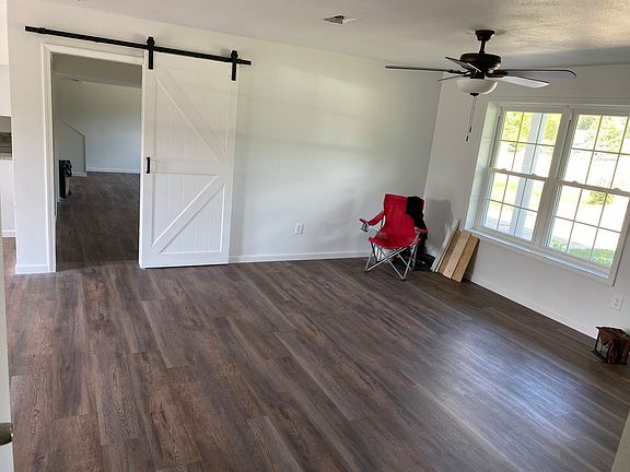2nd image of 256 Ouachita 406