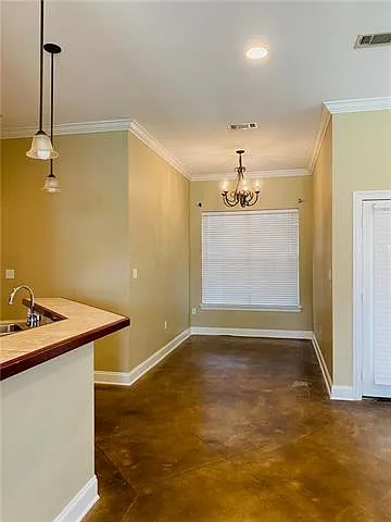 113 Aurora Blvd — Photo 6