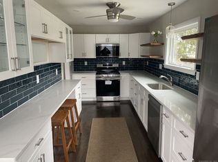 324 Maple St, Branford, CT 06405