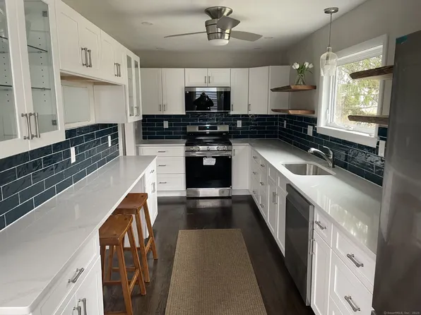 324 Maple Street, Branford, CT 06405