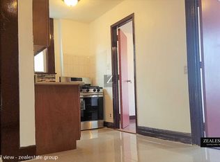 561 39th St APT 3R, Brooklyn, NY 11232
