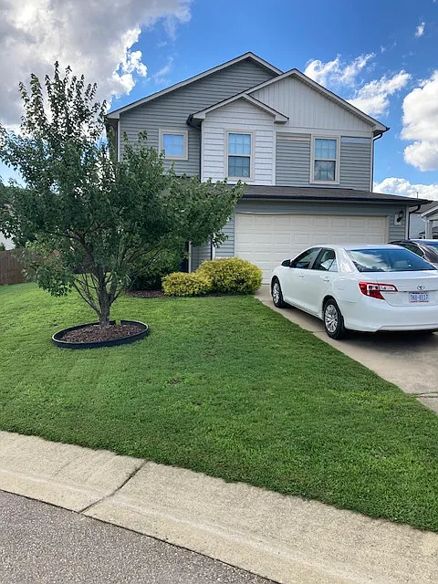 4 bed, 2350 sqft, $2,000 — Photo 3