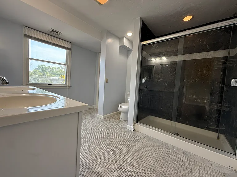 947 Washington St #2 — Photo 11