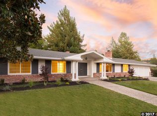 406 Fernwood Dr, Moraga, CA 94556