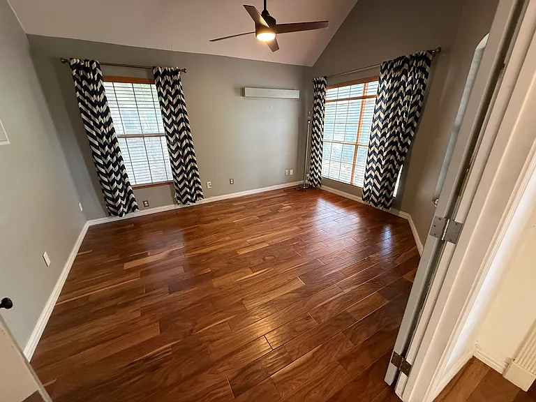 Extra room - usable as office, family room, or bedroom
