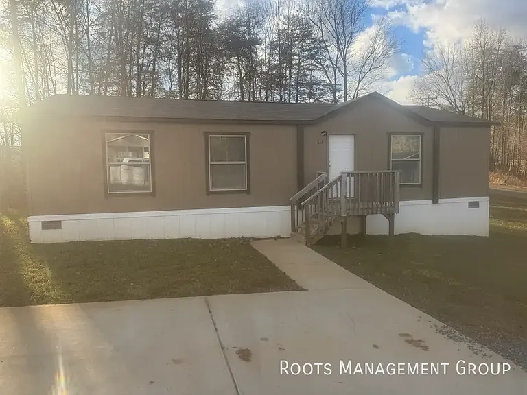 608 Stoney Creek Dr #64 — Photo 3