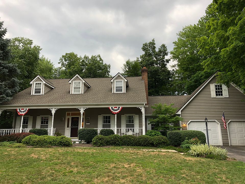 Front of house / garage