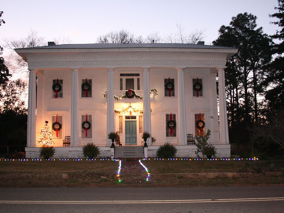 1st image of 610 36th Ave