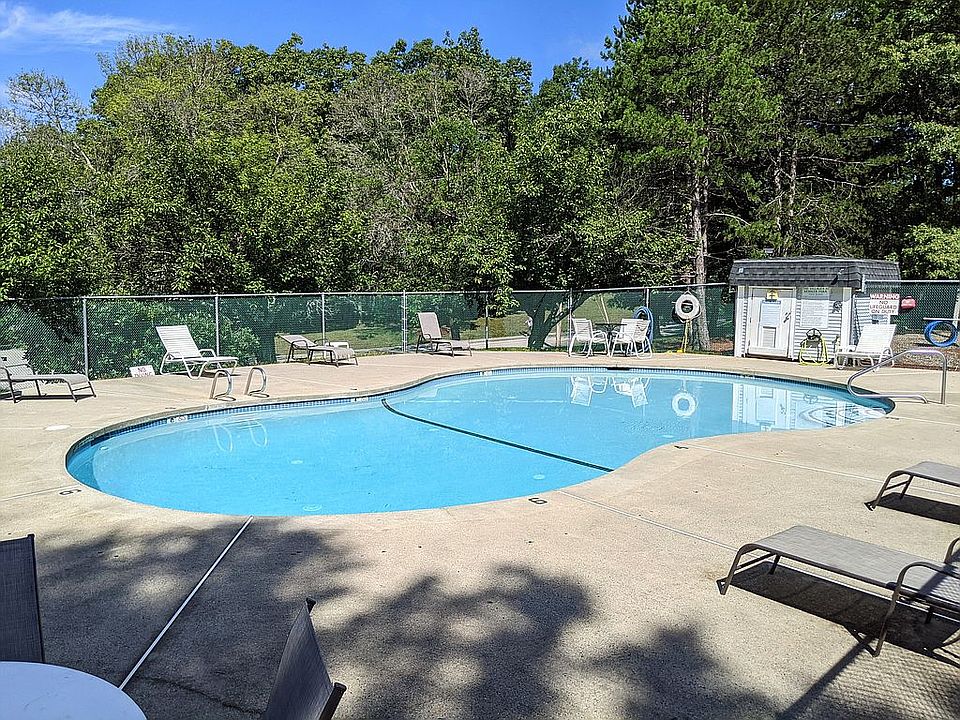 2nd image of 48 Stanstead Pl