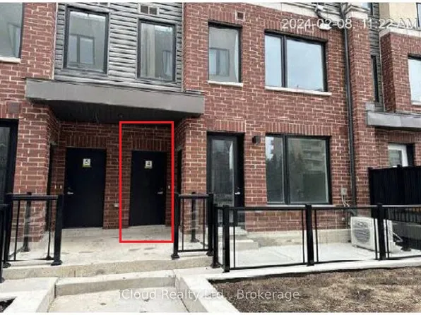 3415 Ridgeway Dr #4, Mississauga, ON L5L 0B9