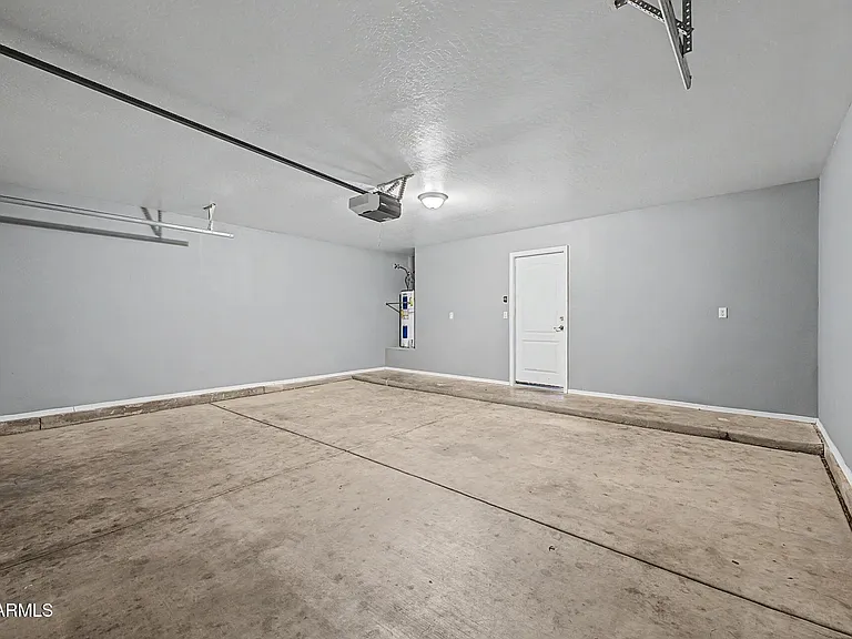 11207 W Hopi St — Photo 25
