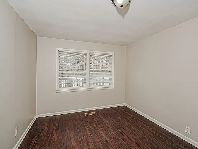 1116 Hayes Rd — Photo 11
