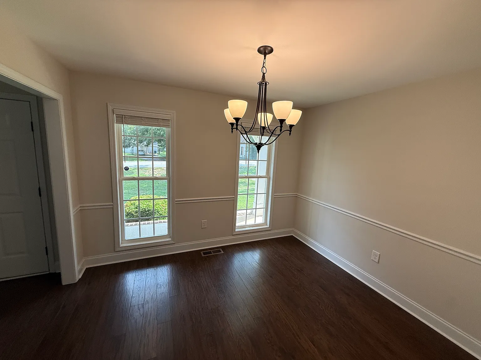5 bed, 2248 sqft, $3,000 — Photo 4