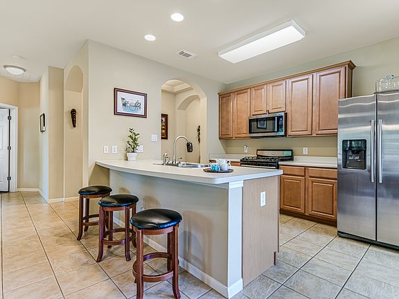 3rd image of 730 Bent Wood Pl