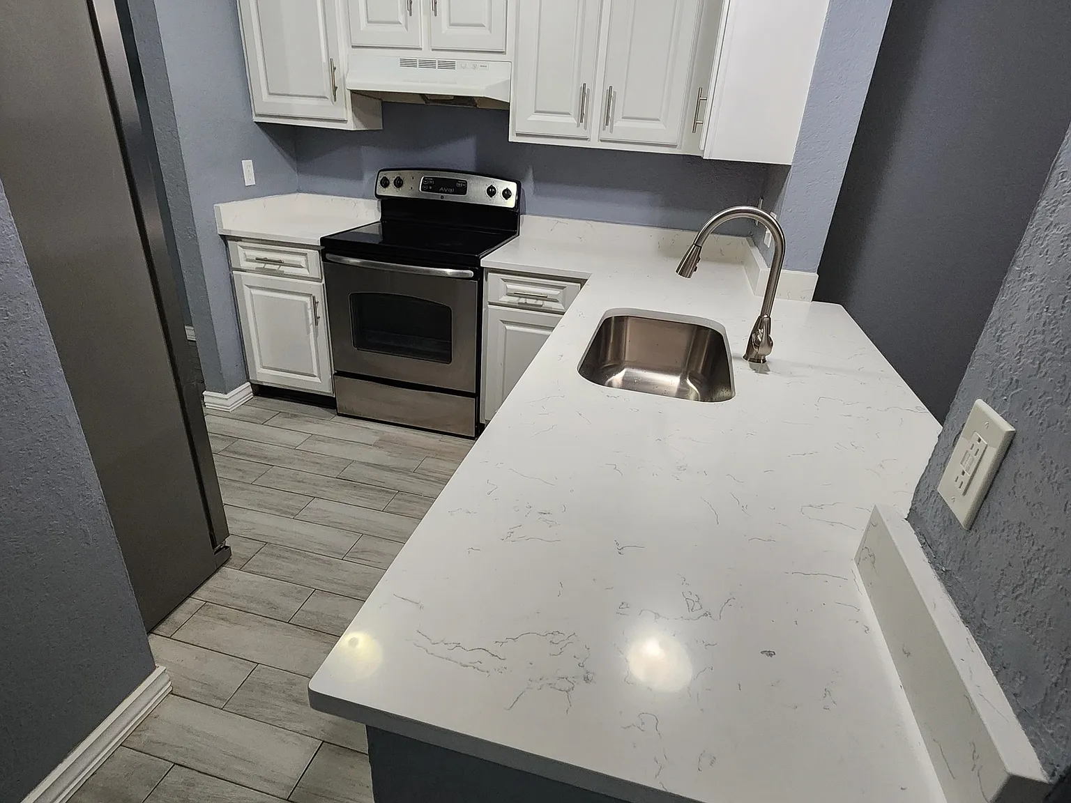 2 bed, 2.5 bath, 1088 sqft, $1,900 — Photo 3