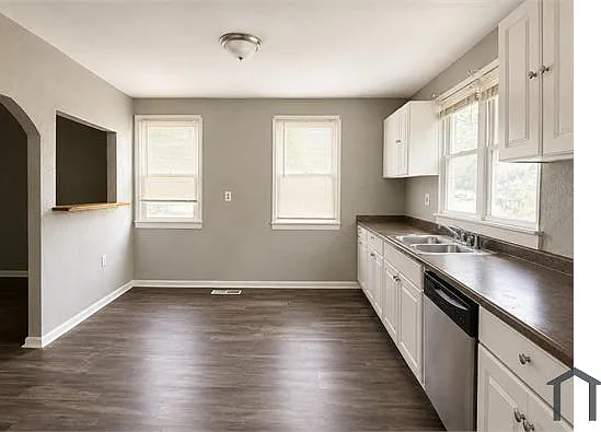 3 bed, 1070 sqft, $1,725 — Photo 2