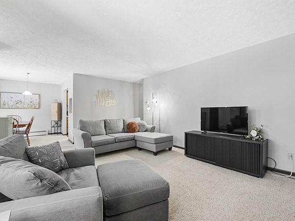 5th image of 3906 Sherwood Forest Dr