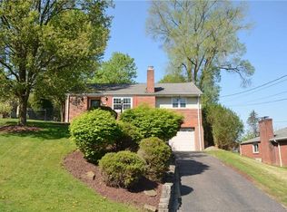 6 Alton Dr, Bethel Park, PA