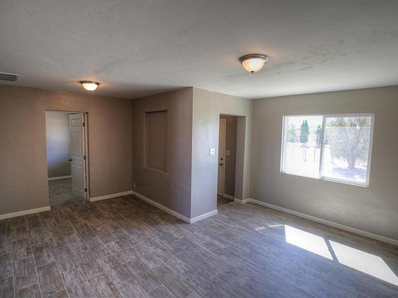 4th image of 1616 W Circle B Dr
