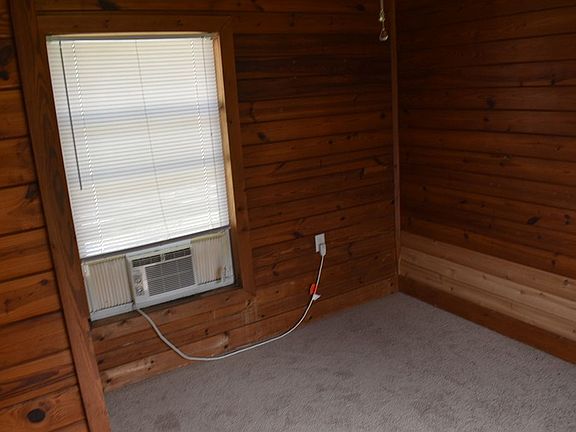4th image of 14838 Marion St