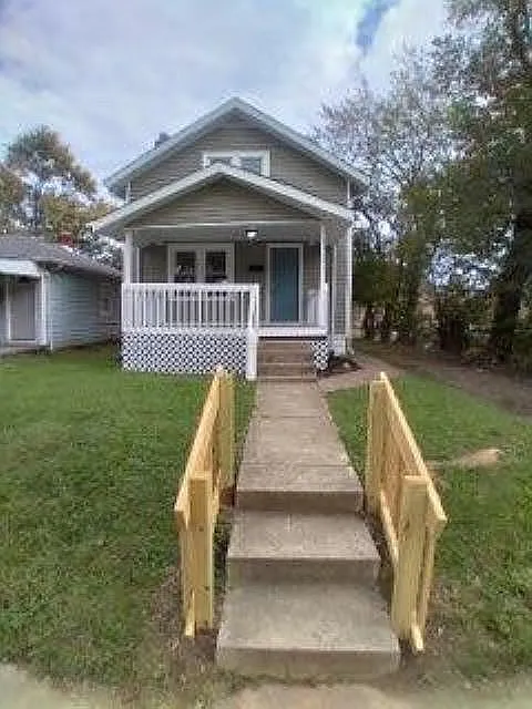 2322 McGuffey Rd photo 1