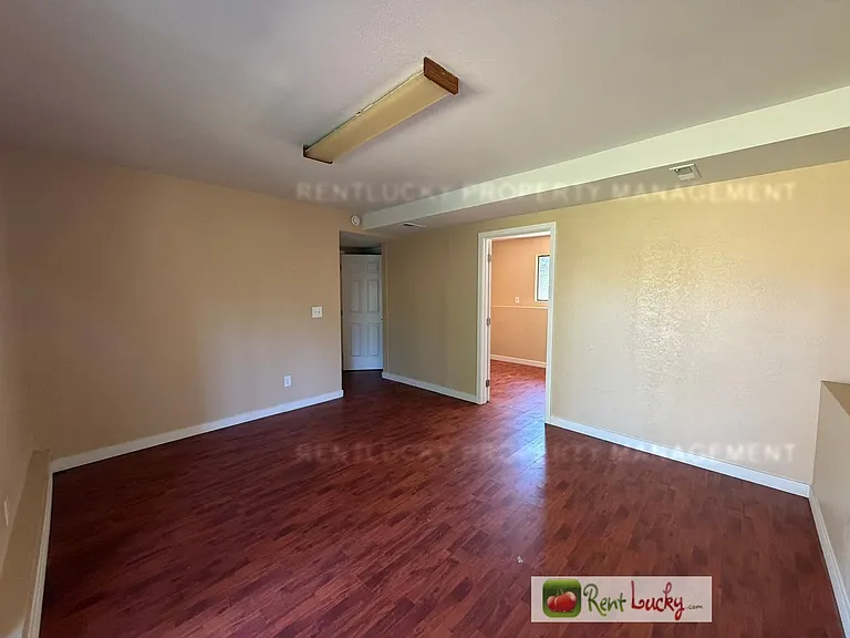 2516 S 284th St — Photo 24
