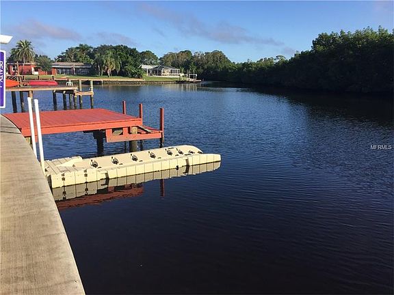 2nd image of 9423 Sun Isle Dr NE