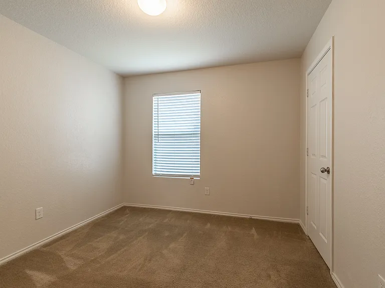 8966 Oakwood Park — Photo 23