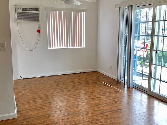 4th image of 1010 N Crescent Heights Blvd APT 6
