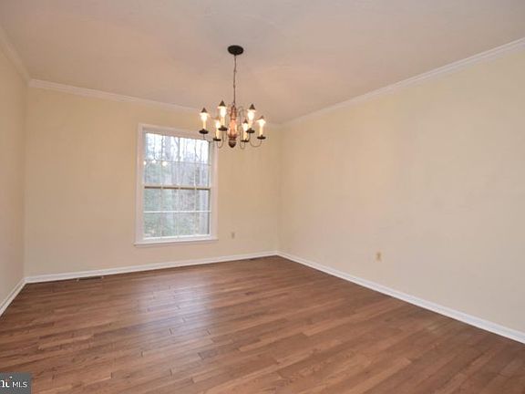 3rd image of 7118 Knotty Oak Ln