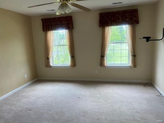4th image of 3402 Glenview Dr