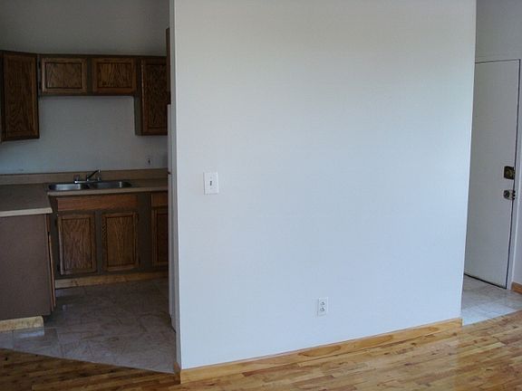 3rd image of 118 Cottage St APT 8