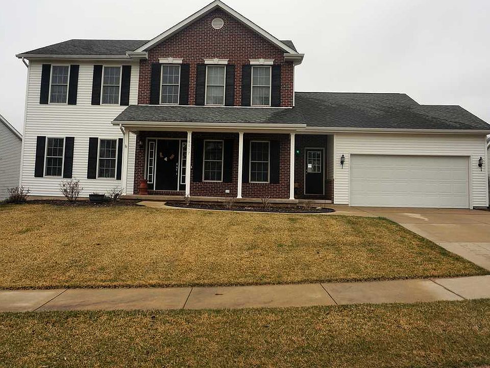 1st image of 18057 Lisbon Dr
