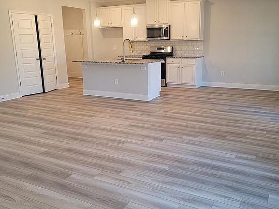 3rd image of 3160 Westgate Park Dr
