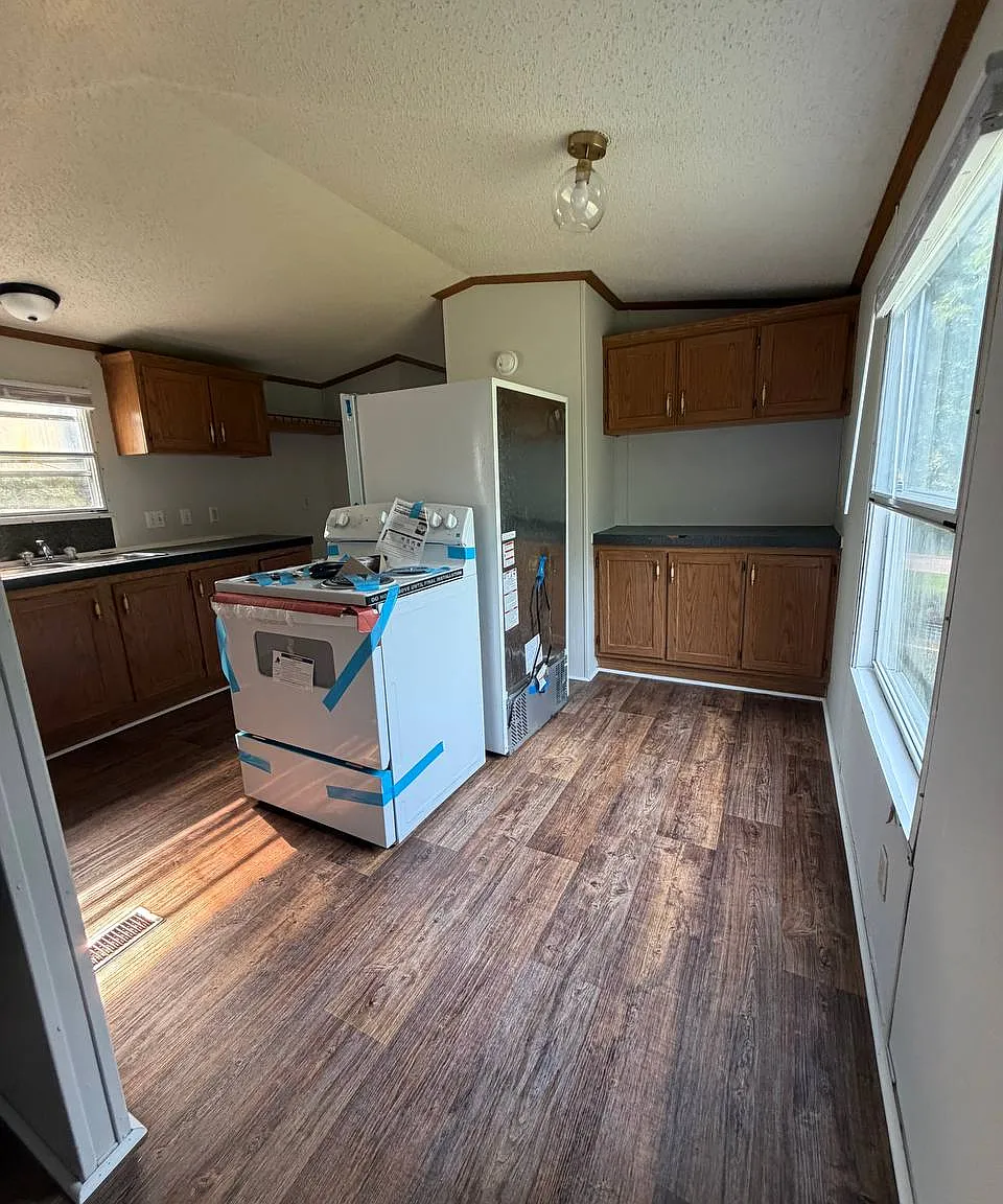 927 Julia Street - 1 — Photo 2
