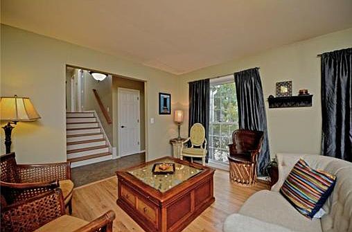 4th image of 10013 Melrose Dr