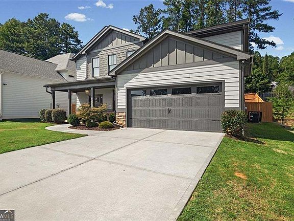 2nd image of 2422 Mills Bnd