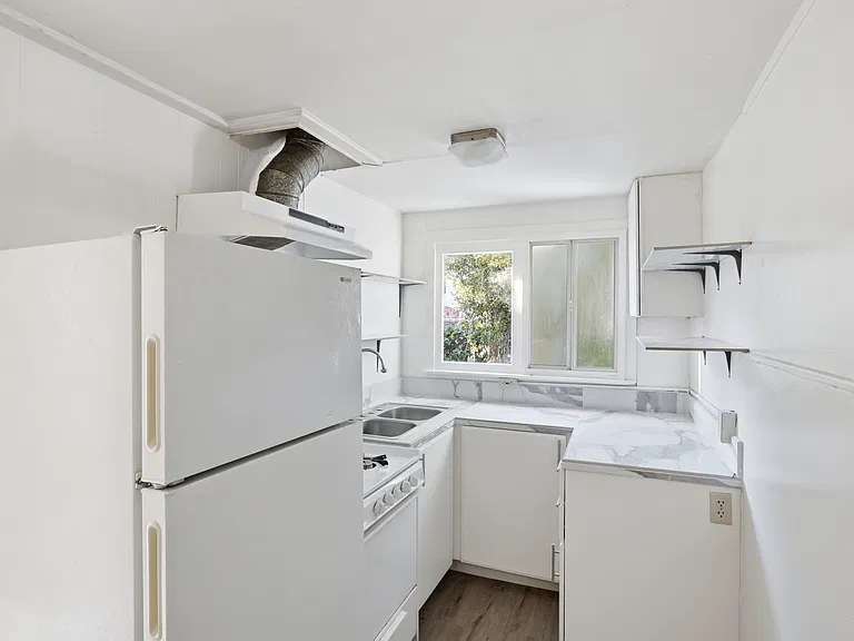 1144 24th St #1 — Photo 5