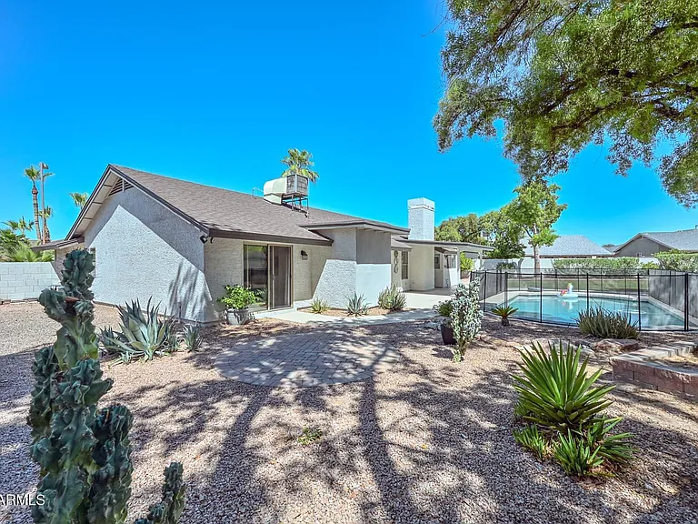 11509 N 109th Way — Photo 14