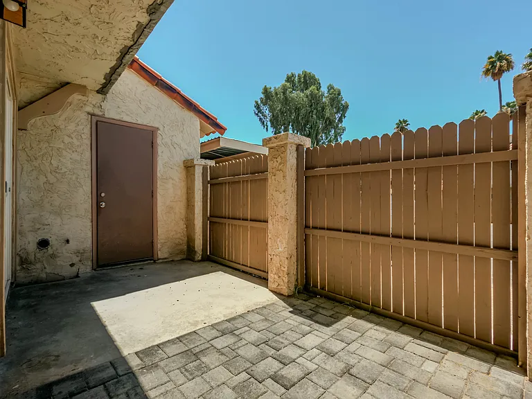 1219 E Townley Ave — Photo 27