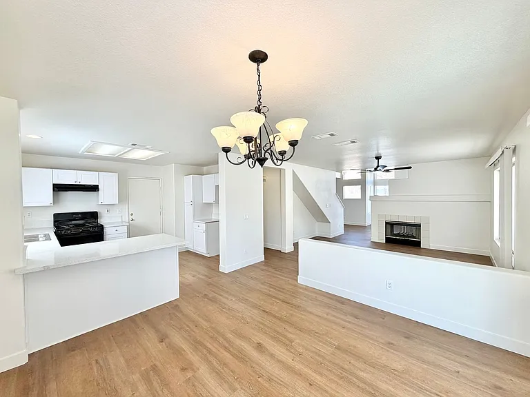 15854 Pampas Ct — Photo 10