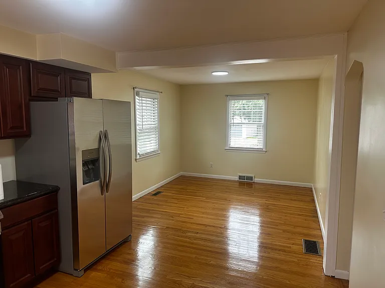 196 Highland St — Photo 3