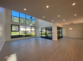 3238 Pawaina St, Honolulu, HI 96822