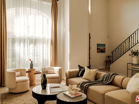 4th image of 844 17th St APT 105