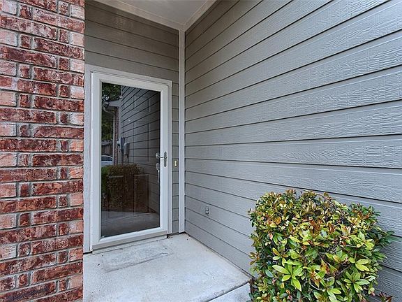 2nd image of 3240 Tarrant Ln