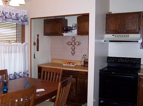 4th image of 2424 Downing Dr