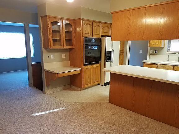 4th image of 345 Cypress Ave